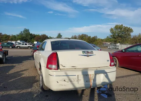 2007 Chrysler 300 Touring z USA, uszkodzony, nr VIN 2C3KA53G97H808742